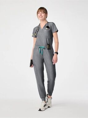 XS- Petite Figs Women's Gray Jogger Scrub Pants